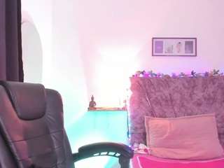 Live webcam model lunaasantamaria on Soda Cams