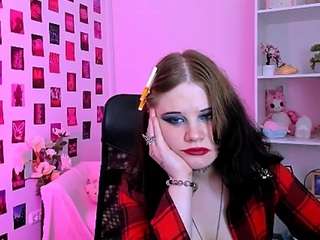 nikki-kiss live webcam show