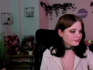 nikki-kiss cam