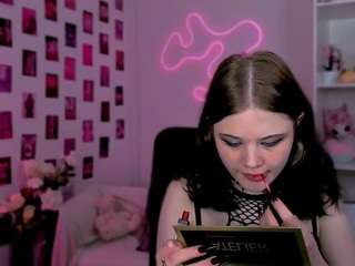 nikki-kiss