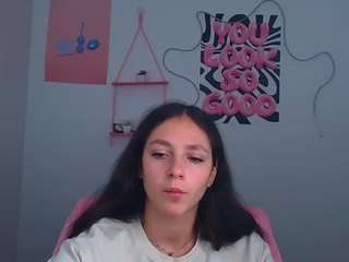 Olivialiveu's cam show statistics and live stream