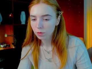 vaiolet-lovely's CamSoda show and profile