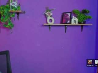 vaiolet-lovely Live Webcam on CamSoda