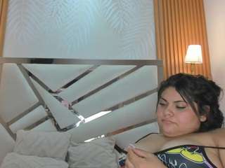 eimy-curvy webcam