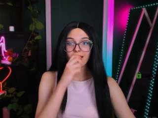 le modèle leyla-sexi est en webcam porno dans un show sur le site camsoda, il possède les tags suivants: amateur,erotic dance,fingering,flashing,full nudity,normal,role play,teen 18,young adult,hd