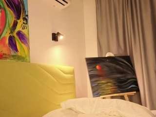 Theladyofdiamonds live webcam show