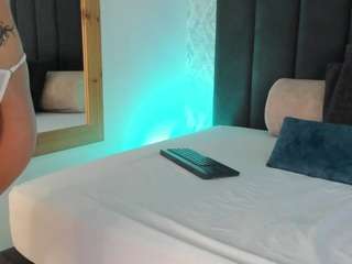 Live webcam model blonde-angel on Soda Cams