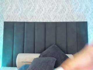 Live webcam model blonde-angel on Soda Cams