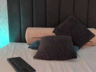 Live webcam model blonde-angel on Soda Cams