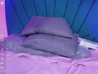 Live webcam model chloe-wish1 on Soda Cams