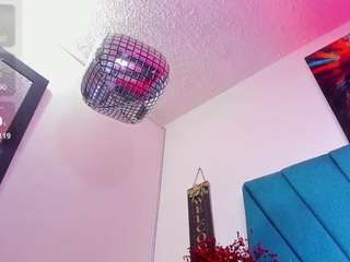 le modèle chloe-wish1 est en webcam porno dans un show sur le site camsoda, il possède les tags suivants: amateur,anal toys,young adult,toys,teen 18,tattoos,smoking,skinny,shaved pussy,sexy,natural,lush,lovense,fetish,doggy style,dirty talk,dildo,deepthroat,hd,latina