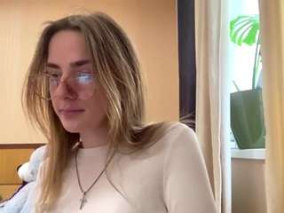 josefanieva's CamSoda show and profile