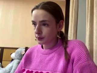 le modèle josefanieva est en webcam porno dans un show sur le site camsoda, il possède les tags suivants: ahegao,athletic,young adult,upskirt,twerk,teen 18,tattoos,striptease,smoking,sexydance,sexy,sexwebcam,sexting,sensual,schoolgirl,school,role play,no drinking,natural,green eyes
