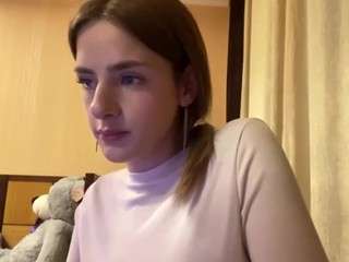 このモデルは現在ライブ中です。 josefanieva