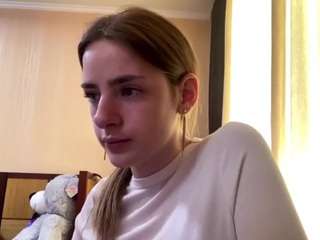 Эта модель сейчас онлайн. josefanieva