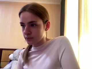 このモデルは現在ライブ中です。 josefanieva