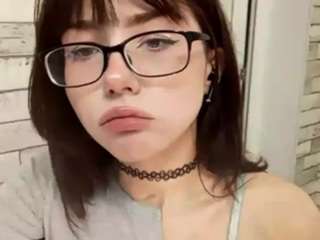 Live webcam model karryszweda on Soda Cams