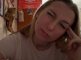 Live webcam model kierstenwesterman on Soda Cams