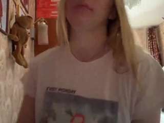 Live webcam model kierstenwesterman on Soda Cams