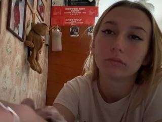 Live webcam model kierstenwesterman on Soda Cams