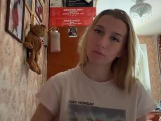 Live webcam model kierstenwesterman on Soda Cams