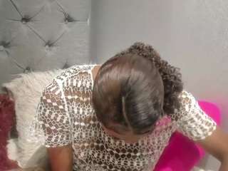 moon-ebony's CamSoda show and profile