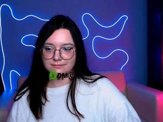 nymira's CamSoda show and profile