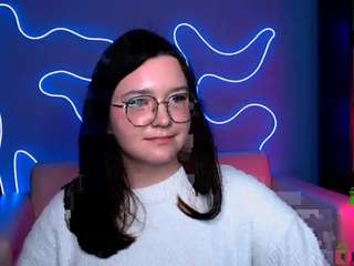 nymira's CamSoda show and profile