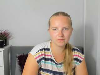 RoseAmazing live webcam show