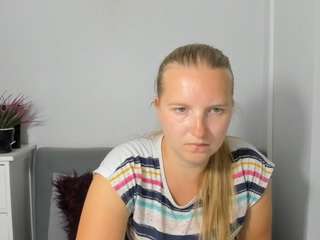 RoseAmazing live webcam show