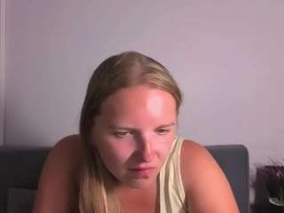 RoseAmazing live webcam show