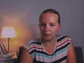 le modèle roseamazing est en webcam porno dans un show sur le site camsoda, il possède les tags suivants: blue eyes,body massage,curvy,erotic dance,huge tits,joi,middle aged,milf,nipple piercings,no drinking,no smoking,sexting,yoga,blonde hair,hd