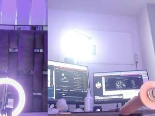 AriHale live webcam show