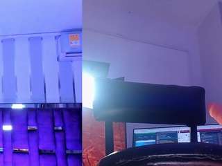 AriHale live webcam show