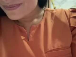 Live webcam model georgina253 on Soda Cams