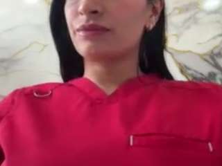 Live webcam model georgina253 on Soda Cams