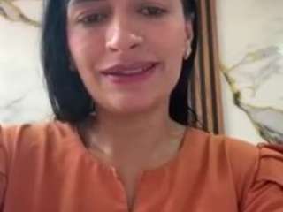 Эта модель сейчас онлайн. georgina253