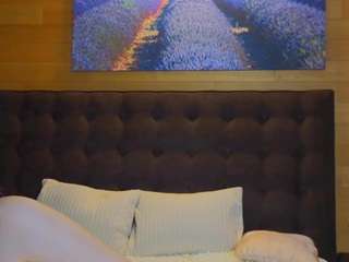 Tinamilger live webcam show