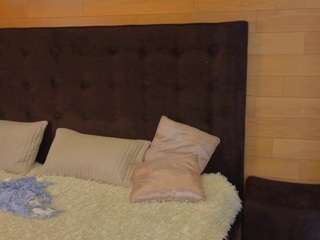 Tinamilger live cam — blue eyes, sexy, young adult