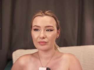 DovieJackman live webcam show