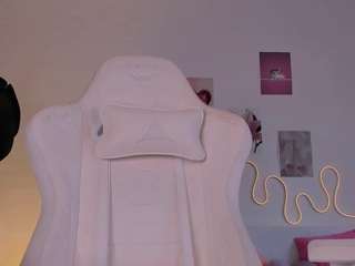 ginnygingergirl live webcam show