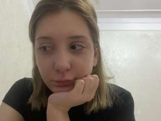 Ten model jest teraz na żywo. jacquelinehurtado