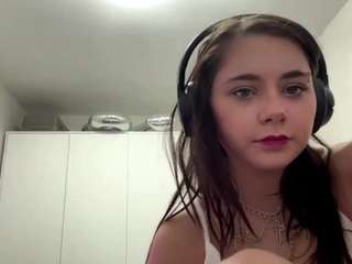 KandiMowrer — LIVE on Chaturbate