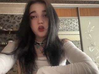 Live webcam model lettiefriedberg on Soda Cams