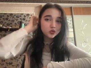 Live webcam model lettiefriedberg on Soda Cams