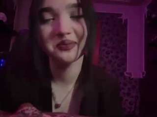 Live webcam model lettiefriedberg on Soda Cams