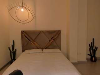 paulinesanz live webcam show