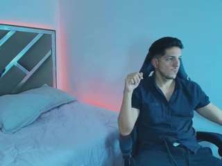 raven-soul's CamSoda show and profile