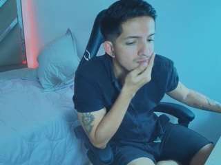 raven-soul's CamSoda show and profile