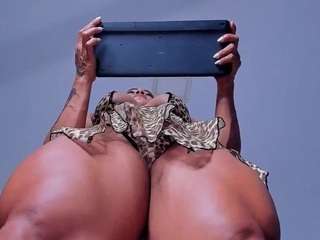 Live webcam model alexiafit13 on Soda Cams